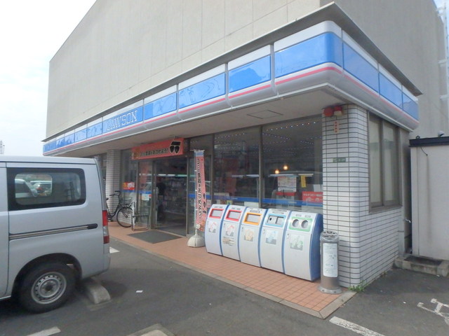 コンビニ　ローソン加平インター店（コンビニ）まで301m