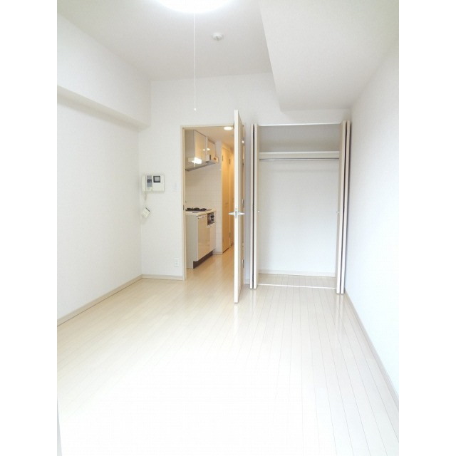 居室・リビング　室内