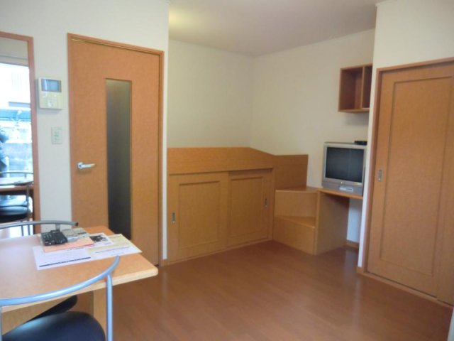 居室・リビング　同タイプ物件の為、形状や間取寸法、色調等が実際とは異なります