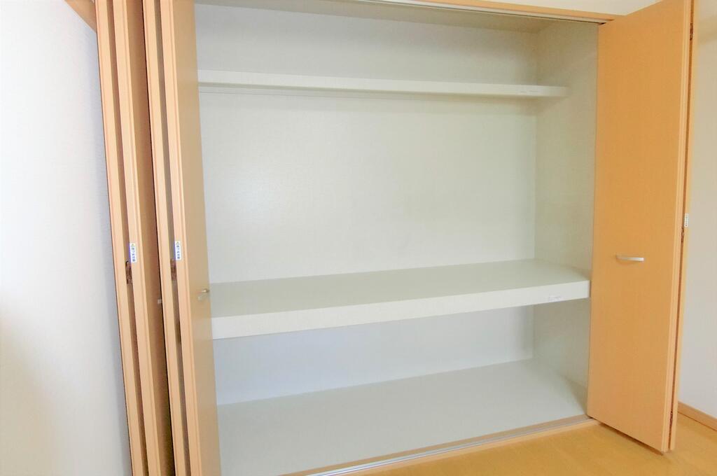 収納　類似物件の写真、配色に違いあり。