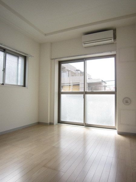 居室・リビング　角部屋・２面採光