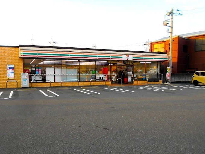 コンビニ　セブンイレブン 横浜八反橋店（コンビニ）まで748m