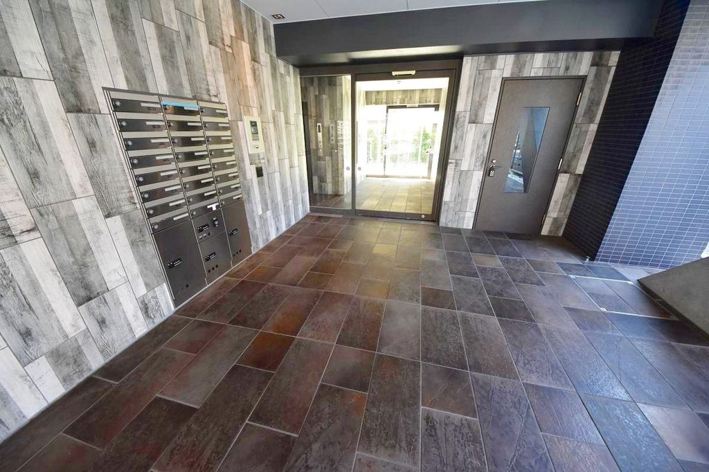 エントランス　エントランス