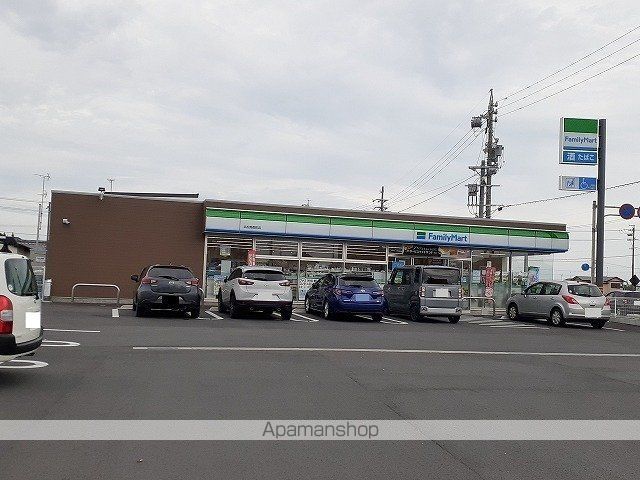 コンビニ　ファミリーマート　浜松馬郡店（コンビニ）まで700m