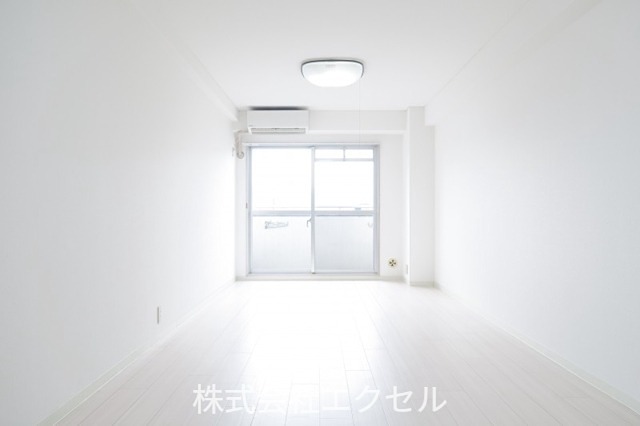 居室・リビング　（同タイプイメージです。）