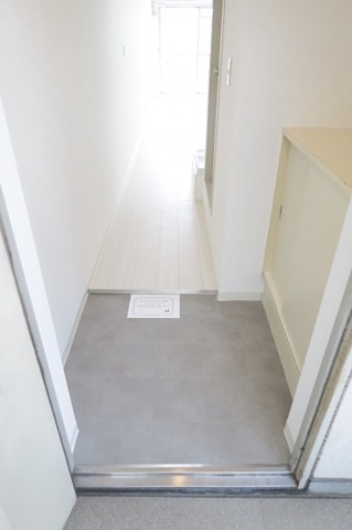 玄関　シューズボックス完備です。 （同タイプイメージです。）