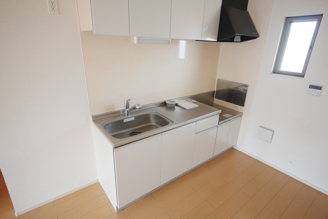 キッチン　★窓のあるキッチンですよ★