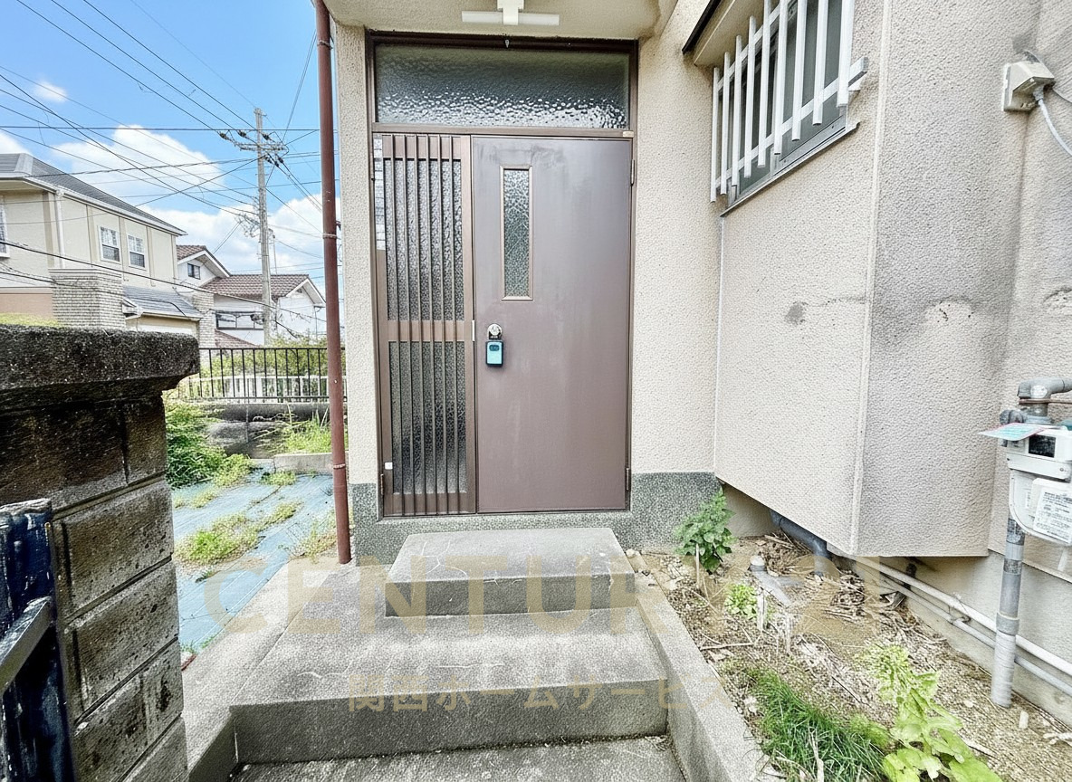 高槻市安岡寺町2丁目の玄関写真
