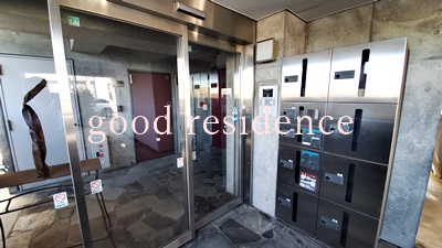 エントランス　【SECOM完備＆駐輪場付き物件】