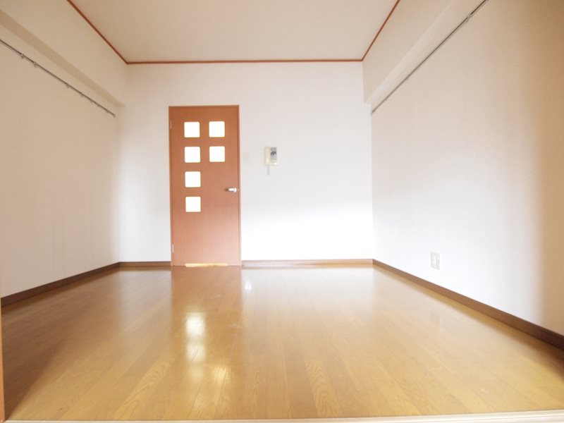 居室・リビング　陽当り良く明るいお部屋です。