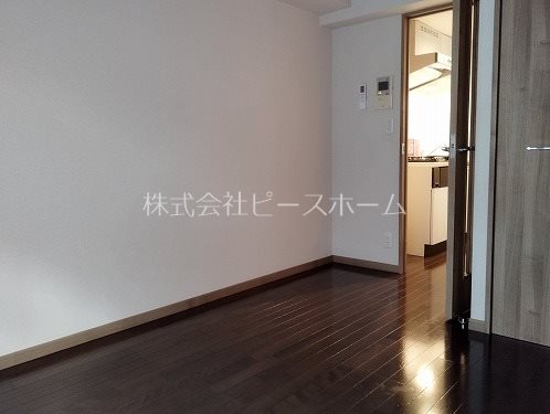 居室・リビング　別号室参考写真