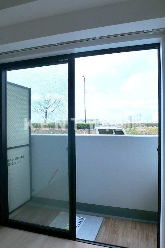 バルコニー　開放的で明るい空間を演出してくれるバルコニーです