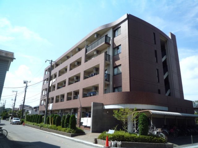 建物外観　落ち着いた雰囲気の外観です