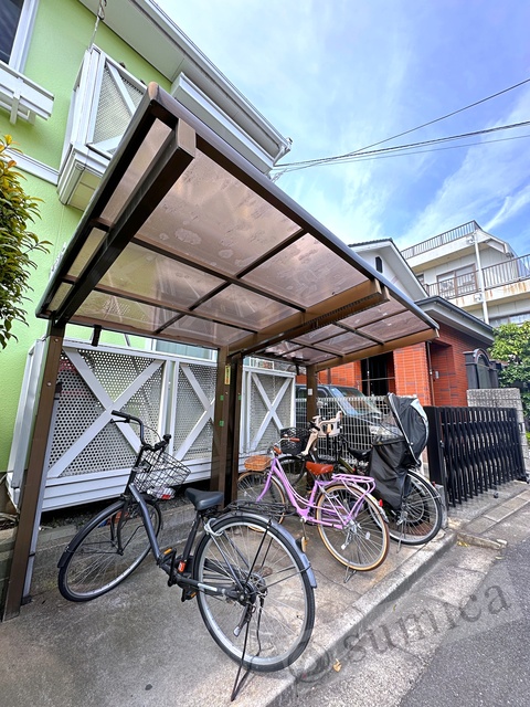 その他共有部分　屋根付き駐輪場が嬉しいです♪♪
