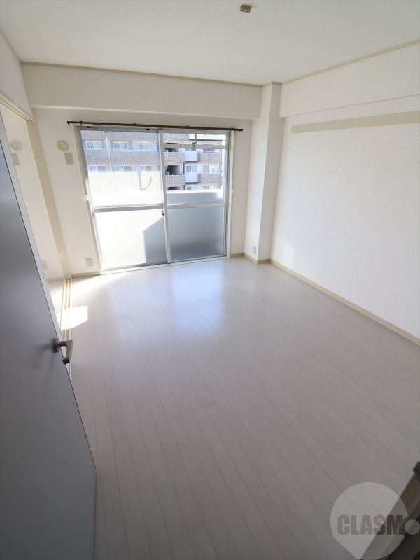 居室・リビング　１０帖のリビングルーム