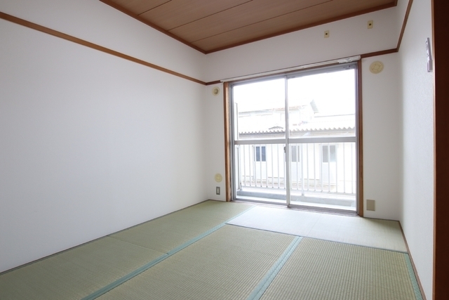 居室・リビング　和室２