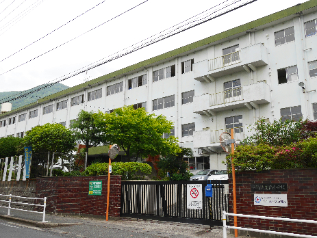 小学校　【北九州市立大里南小学校】（小学校）まで977m
