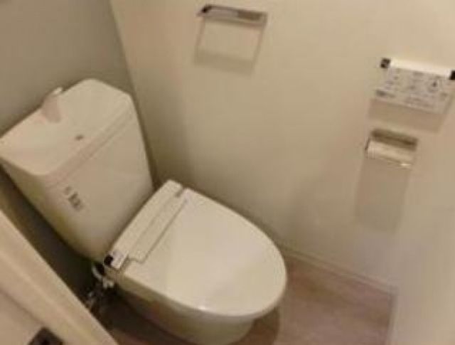 トイレ　※同タイプの別のお部屋です。