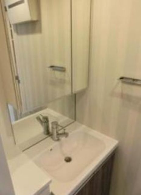 洗面設備　※同タイプの別のお部屋です。
