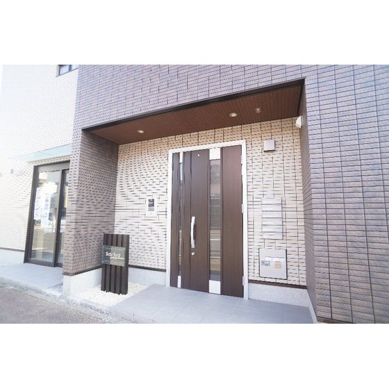 セキュリティ　共用エントランスにはオートロックあり