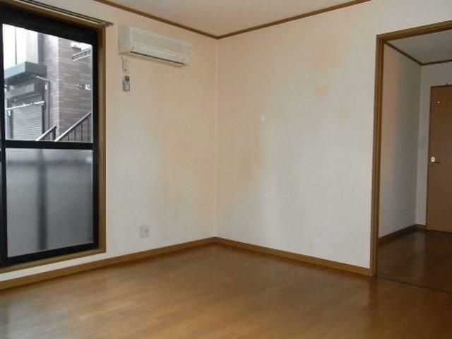 居室・リビング　フローリング仕上げ