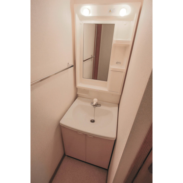 洗面設備　同じ間取のお部屋です