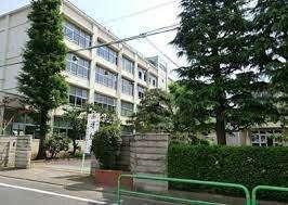 中学校　練馬区立旭丘中学校（中学校）まで1283m