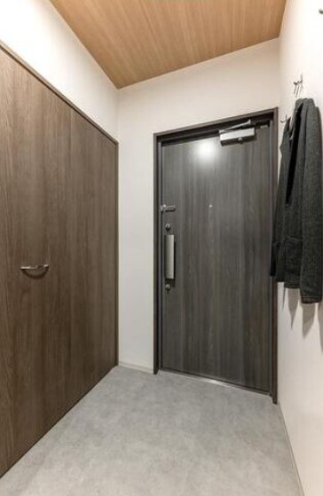玄関　※モデルルーム仕様。家具家電はつきません。