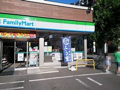 コンビニ　ファミリーマート札幌南7条西7丁目店（コンビニ）まで76m