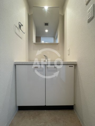 洗面設備　ルクレ立売堀　独立洗面化粧台