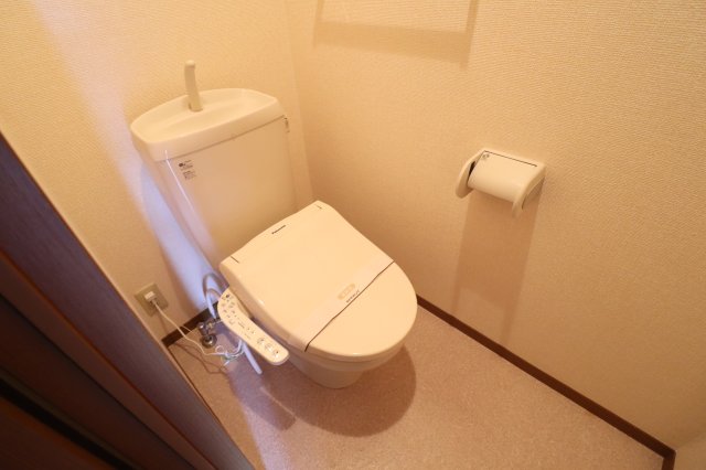 トイレ　反転タイプの写真になります