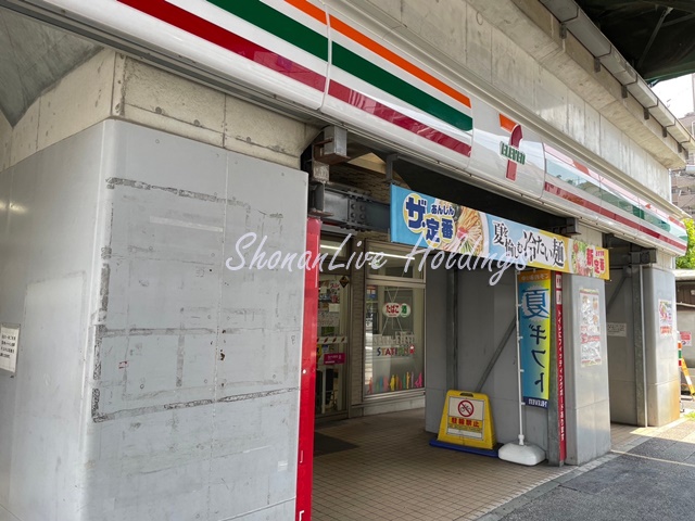 コンビニ　セブンイレブン 京急ST黄金町店（コンビニ）まで95m