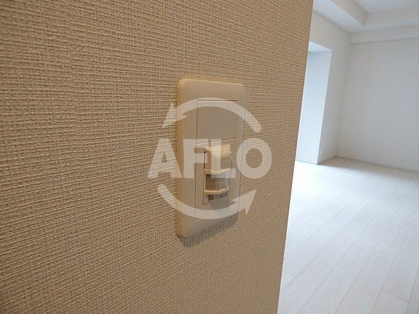 その他　コンフォリア北浜　人感センサーライト