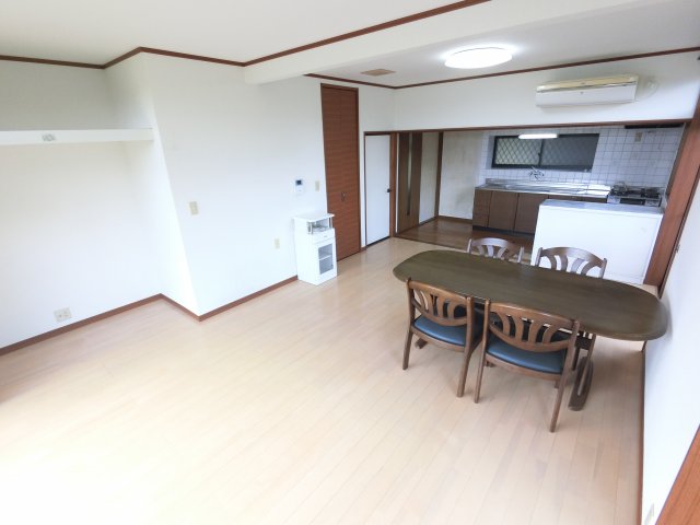 居室・リビング　※1F※家具・家電は残置物になります