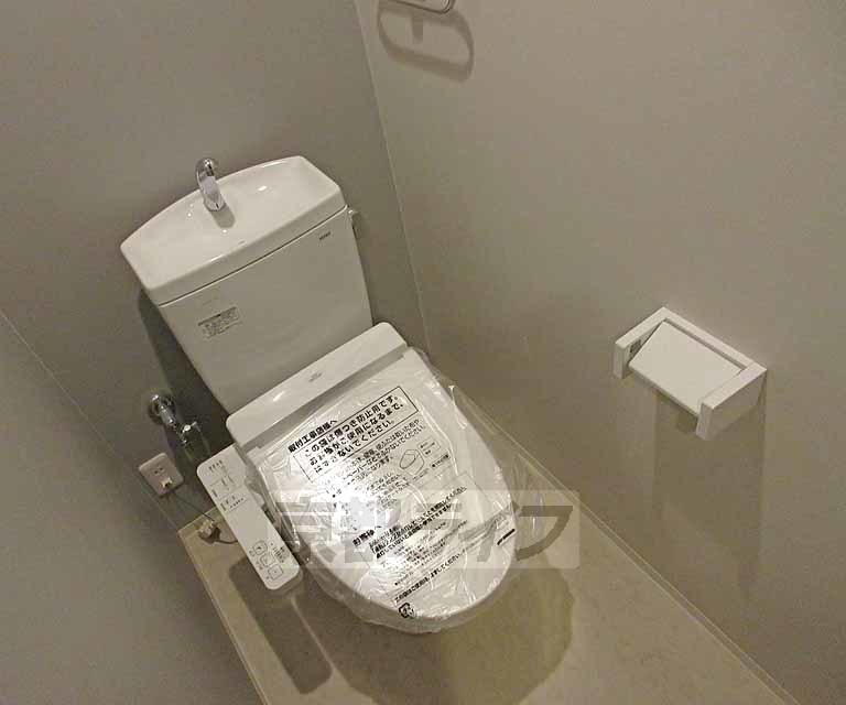 トイレ　ウォシュレット付きのキレイなトイレですね～