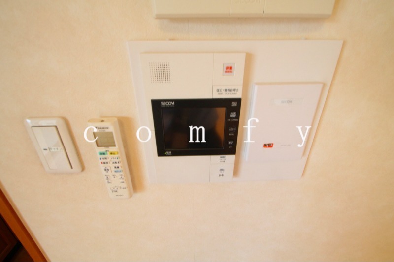 セキュリティ　モニター付きインターホン