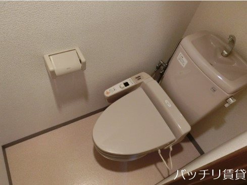 トイレ　※同型タイプ写真の為、現状優先。