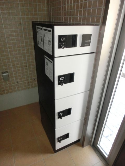 その他共有部分　エントランスに宅配ＢＯＸもあります。