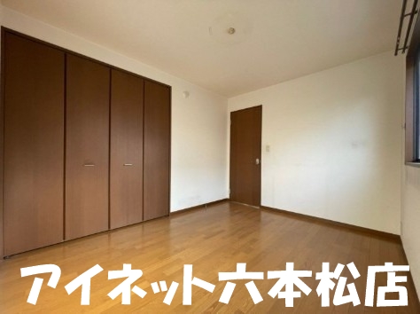 収納　洋室の収納も広いですね。