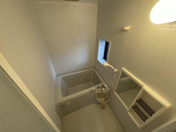 バス・シャワールーム　※別部屋の写真です