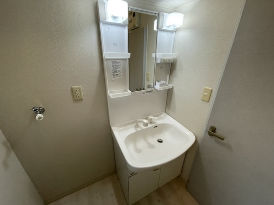 洗面設備　※別部屋の写真です