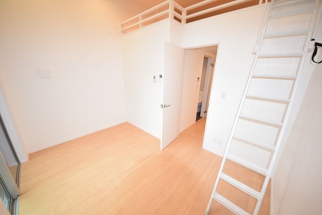 居室・リビング　ロフト付きのお部屋です