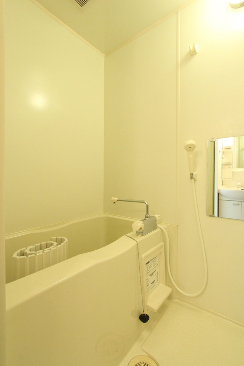 バス・シャワールーム　＊別部屋参考写真