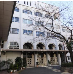 小学校　文京区立湯島小学校（小学校）まで242m