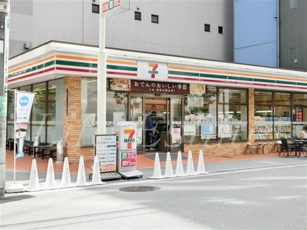 コンビニ　セブンイレブン大阪道修町1丁目店（コンビニ）まで156m