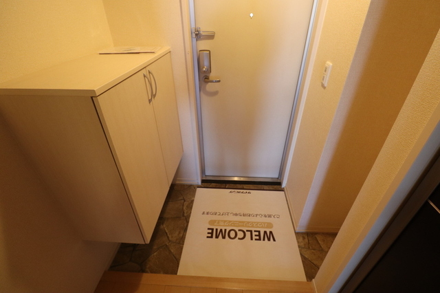 玄関　別部屋参考写真です
