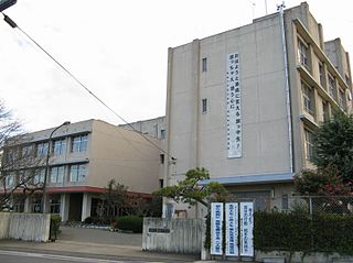 中学校　大津市立瀬田中学校（中学校）まで945m