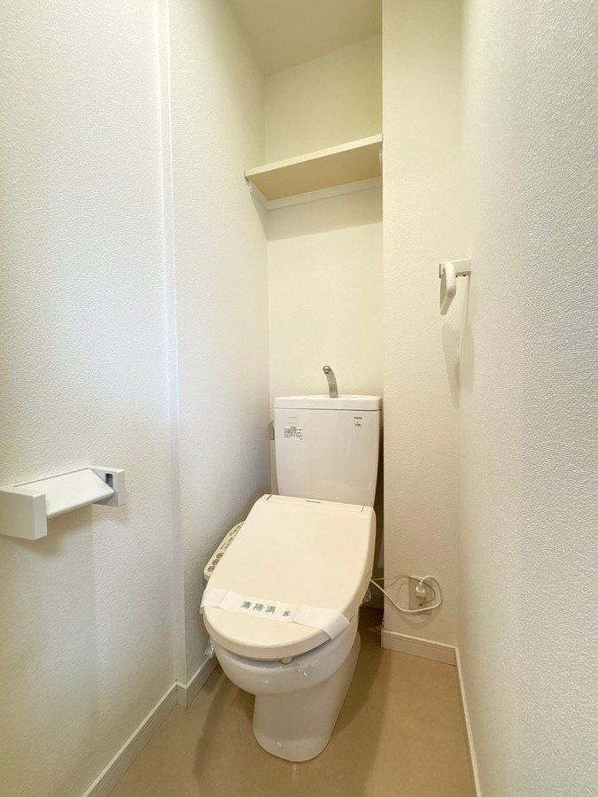 トイレ　※代表タイプの写真のため実際と異なる場合がございます