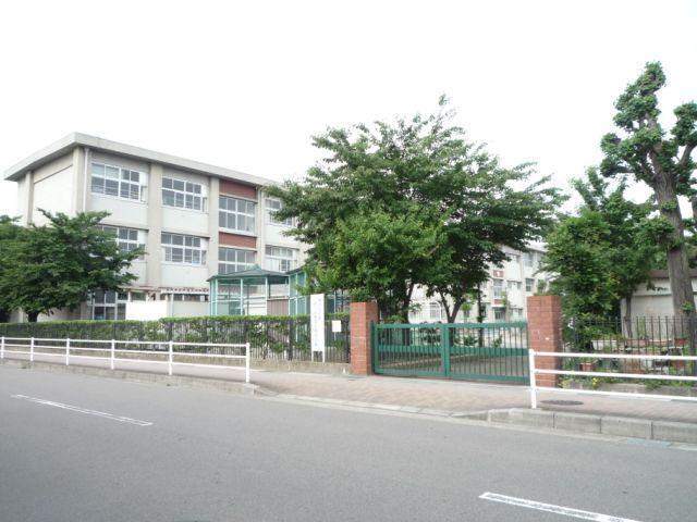 小学校　岐阜市立加納小学校（小学校）まで811m