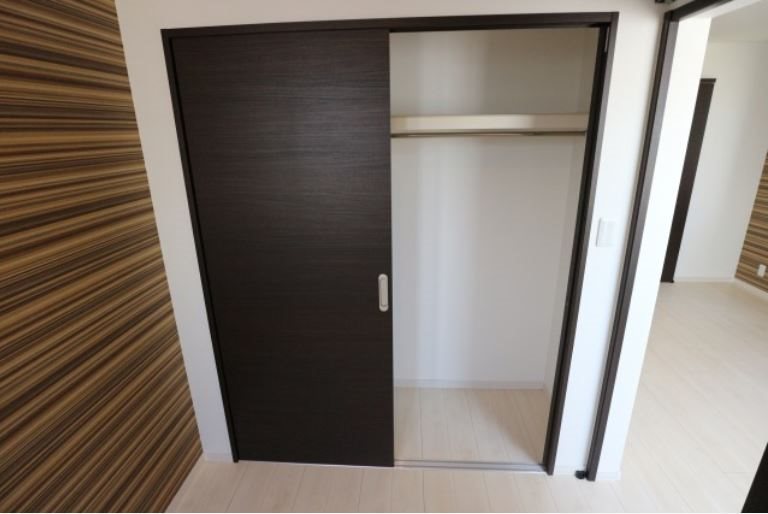 収納　退去予定のため別部屋写真使用